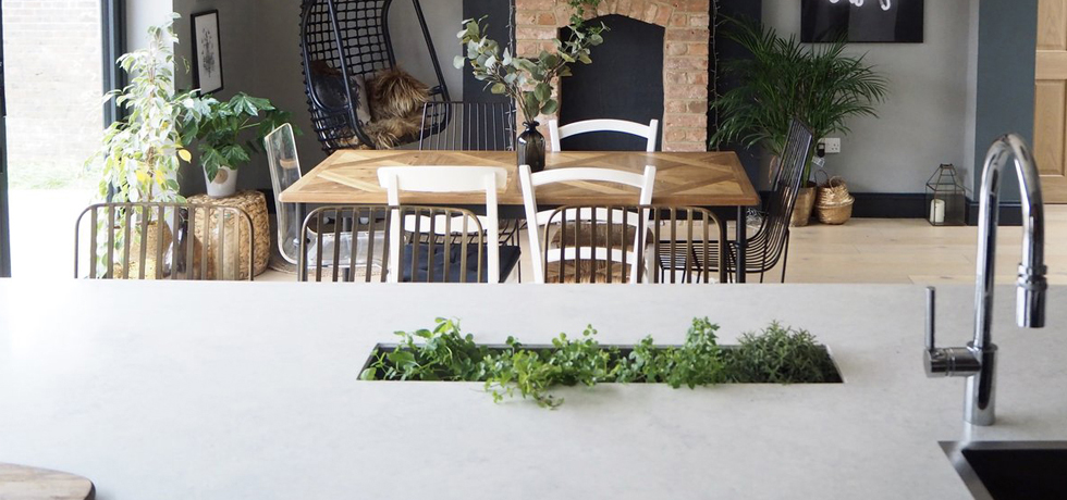 Bushboard Encore worktop in Ice, in the home of Sharon Hornsby (@hornsby_style). 